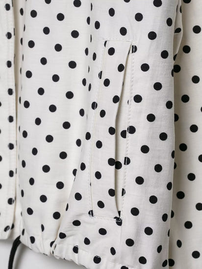 Romantisches Kleid mit Punkten